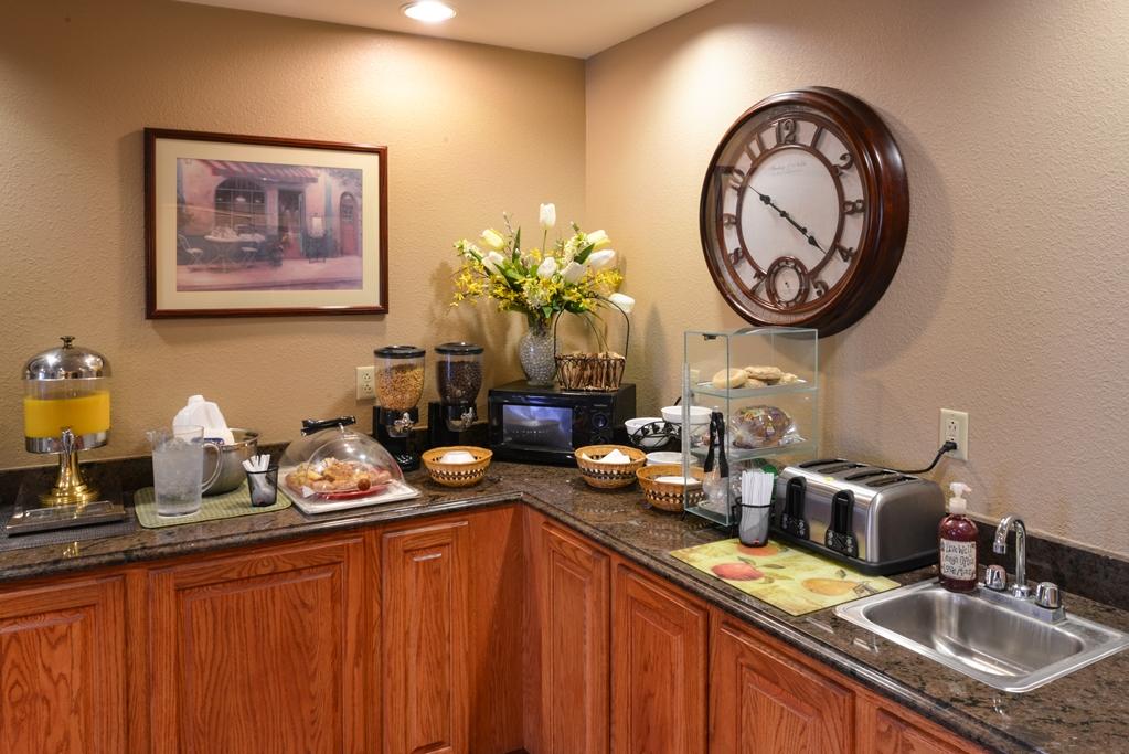 Country Hearth Inn & Suites Эдвардсвилл Удобства фото
