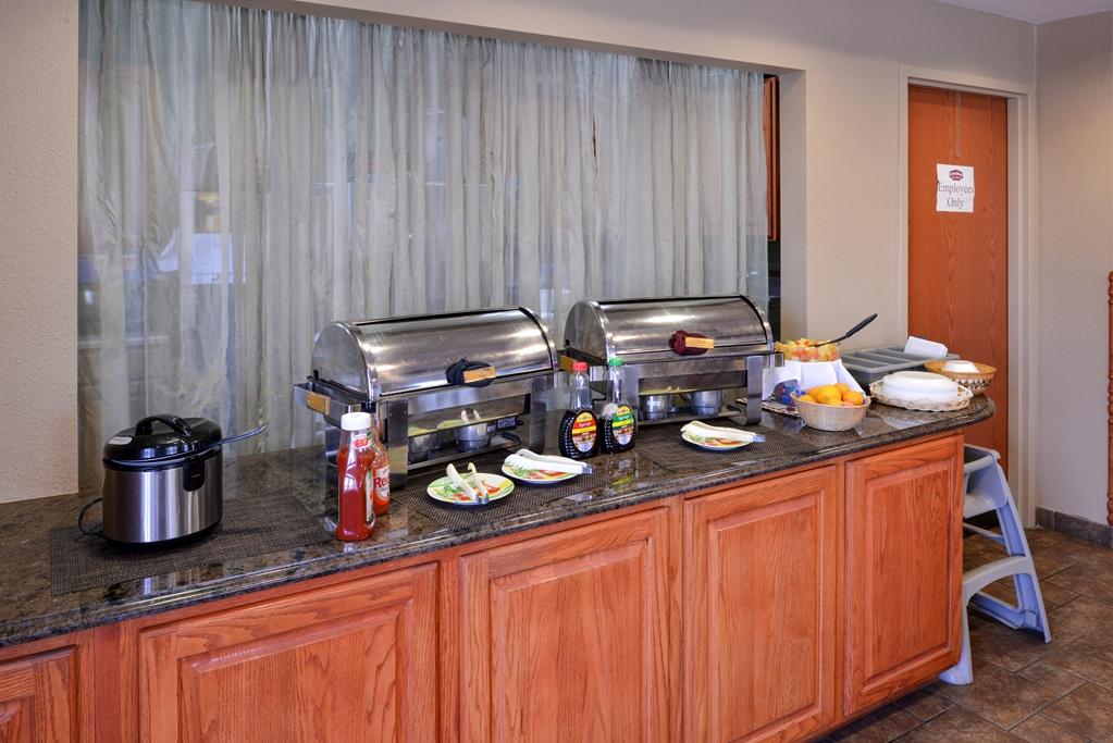 Country Hearth Inn & Suites Эдвардсвилл Удобства фото