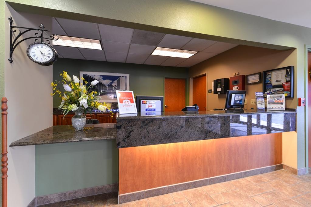 Country Hearth Inn & Suites Эдвардсвилл Интерьер фото