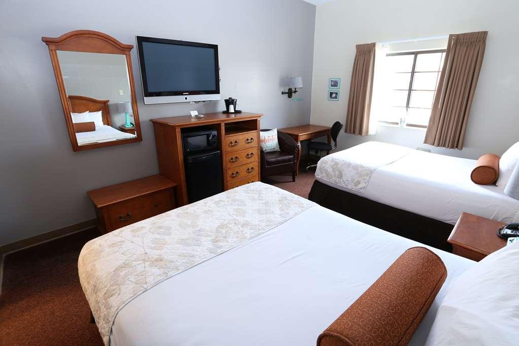 Country Hearth Inn & Suites Эдвардсвилл Номер фото