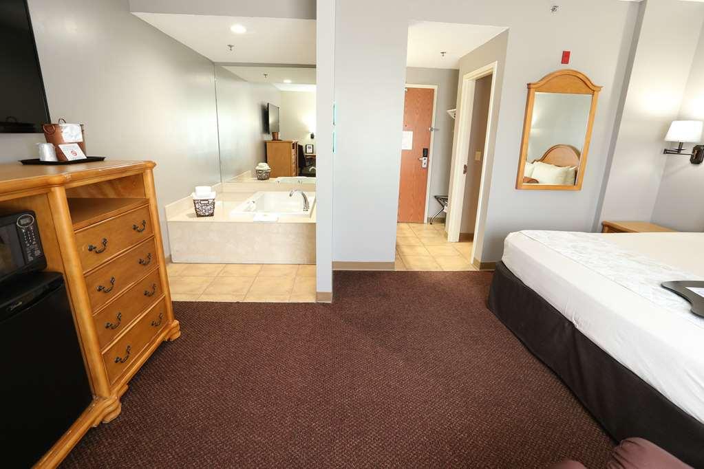 Country Hearth Inn & Suites Эдвардсвилл Номер фото