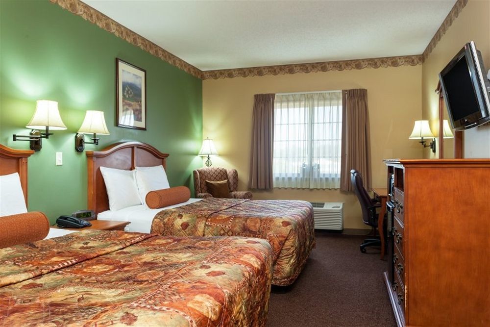 Country Hearth Inn & Suites Эдвардсвилл Экстерьер фото