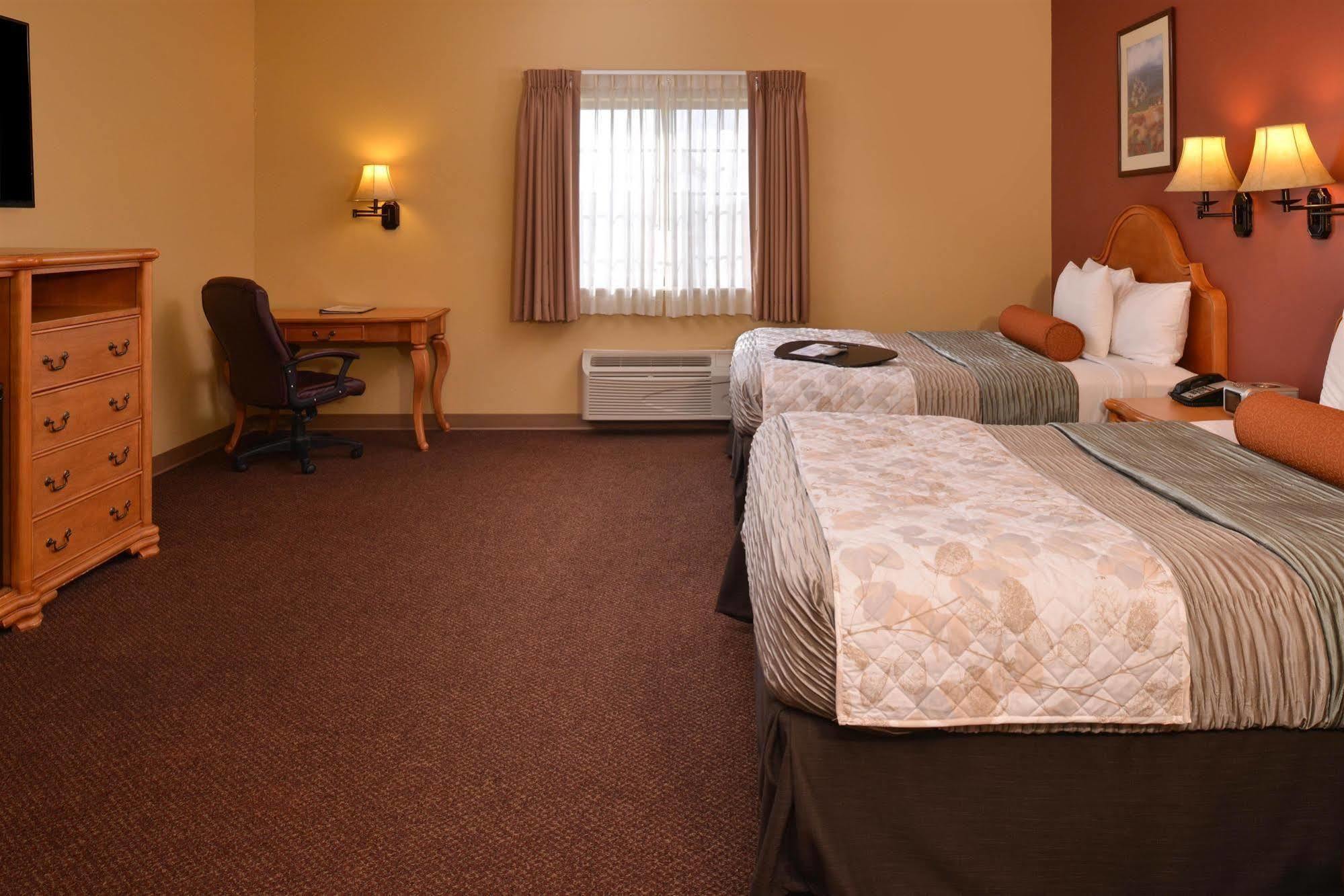 Country Hearth Inn & Suites Эдвардсвилл Экстерьер фото