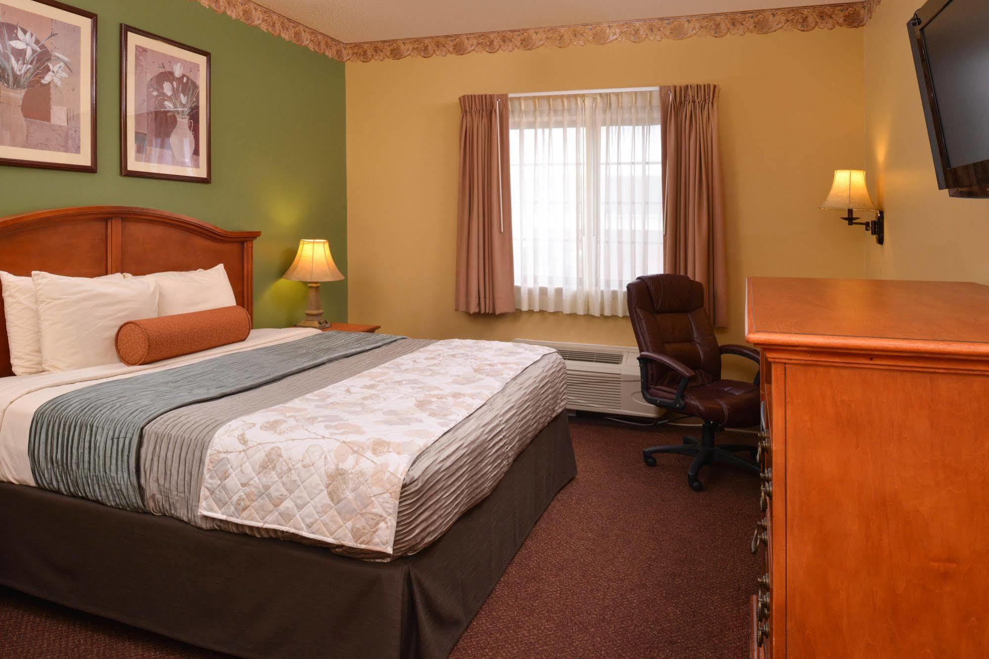 Country Hearth Inn & Suites Эдвардсвилл Экстерьер фото