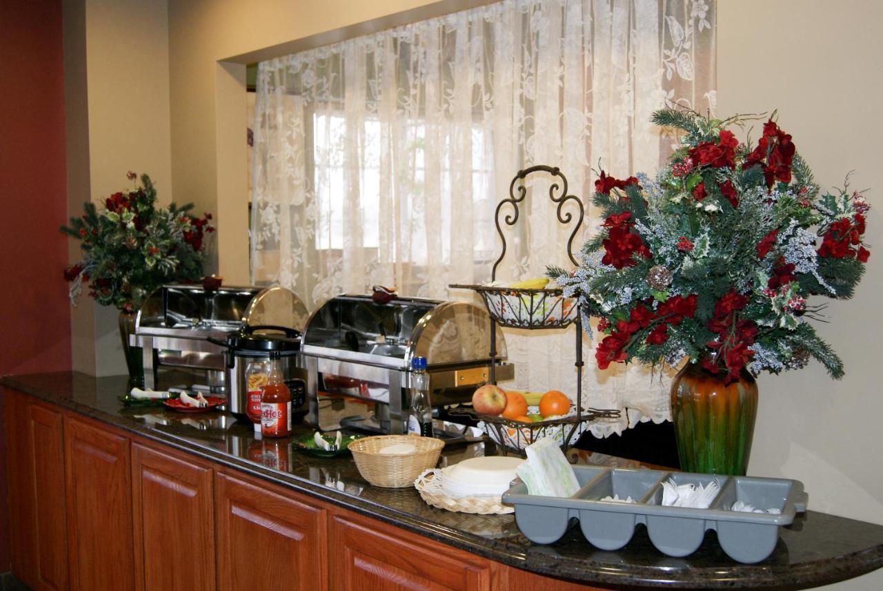 Country Hearth Inn & Suites Эдвардсвилл Экстерьер фото